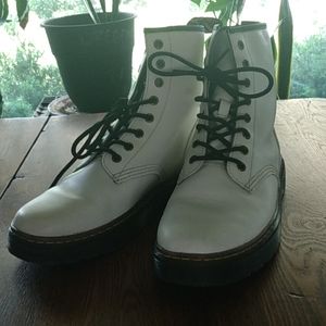 Lightly worn white Zavala Doc Martens size US 9